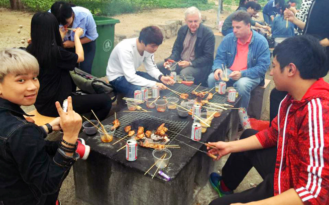 2016年三月份自己动手丰衣足食--班级烧烤